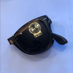 Folding Wayfarer Ray-Ban Sunglasses